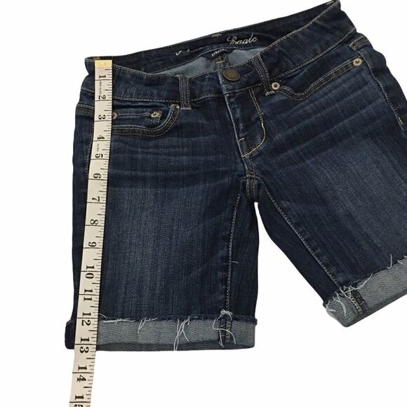 AMERICAN EAGLE Dark Wash Distress Bermuda Short 00 - Picture 5 of 8